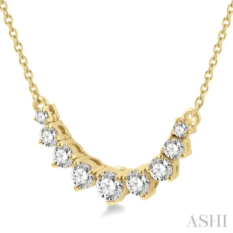 1/2 Ctw Graduated Diamond Smile Necklace in 14K Yellow Gold