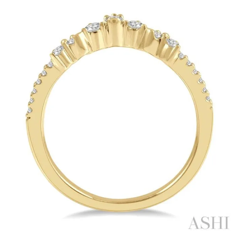 1/4 ctw Alternating Marquise and Circular Mount Round Cut Diamond Curved Wedding Band in 14K Yellow Gold