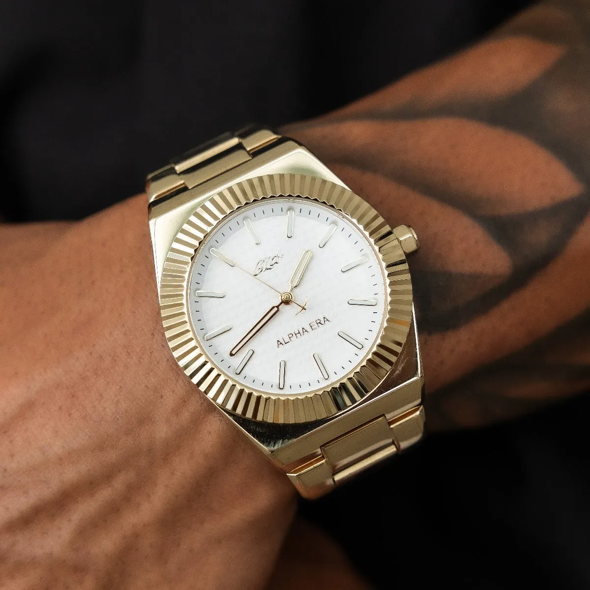 42MM Fluted Bezel Alpha Era® in Yellow Gold