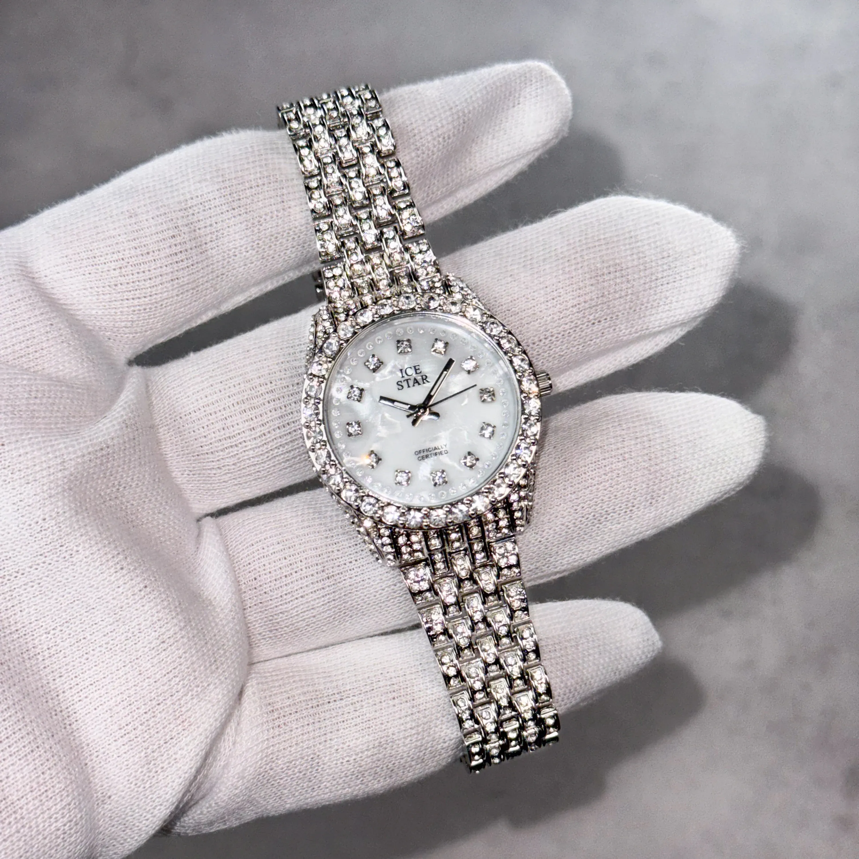 Women's 32mm Diamond Watch - Bling-ed Out Bezel with Sleek Dial - Quartz Movement